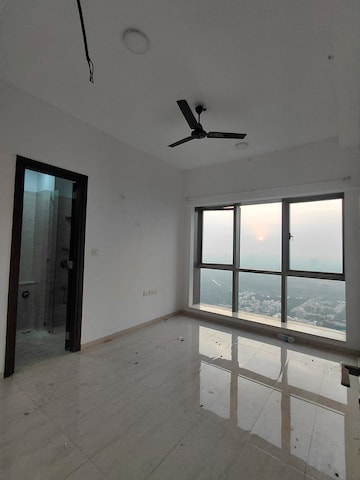 Furnished Amenities in 2 BHK Apartment at Sheth Auris Serenity Tower 1, Malad West – for Rent