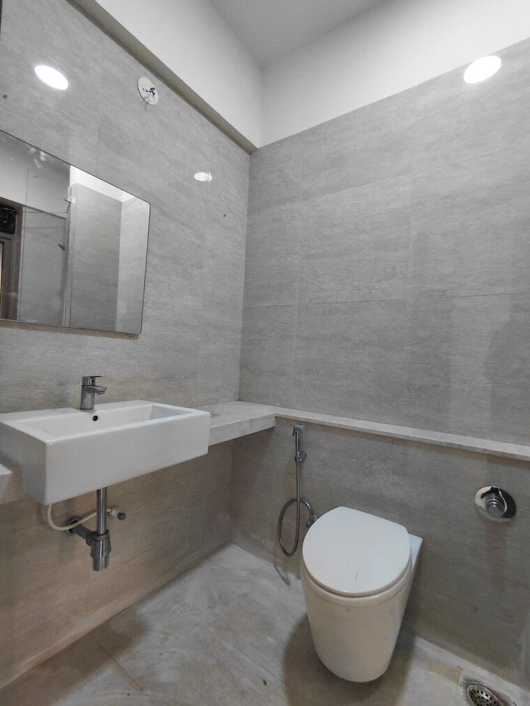 Bathroom, sheth-auris-serenity-tower-1 2 Bedroom 805 Sq.Ft. Apartment In Malad West Mumbai 9508447