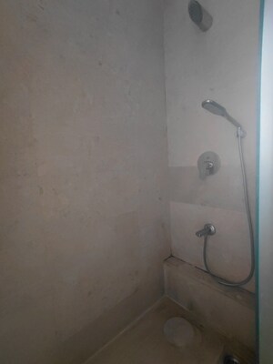 Room in 2 BHK Apartment at Sheth Auris Serenity Tower 1, Malad West – for Rent