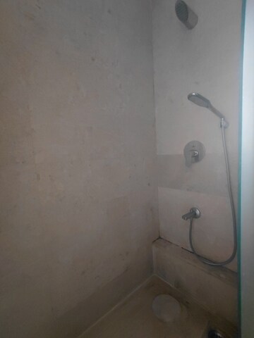 Room in 2 BHK Apartment at Sheth Auris Serenity Tower 1, Malad West – for Rent