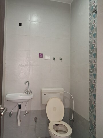 Bathroom in 2.5 BHK Builder Floor at Sector 28 – for Rent