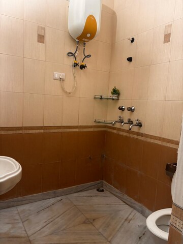 Bathroom in 3 BHK Independent House at Sector 16 – for Rent