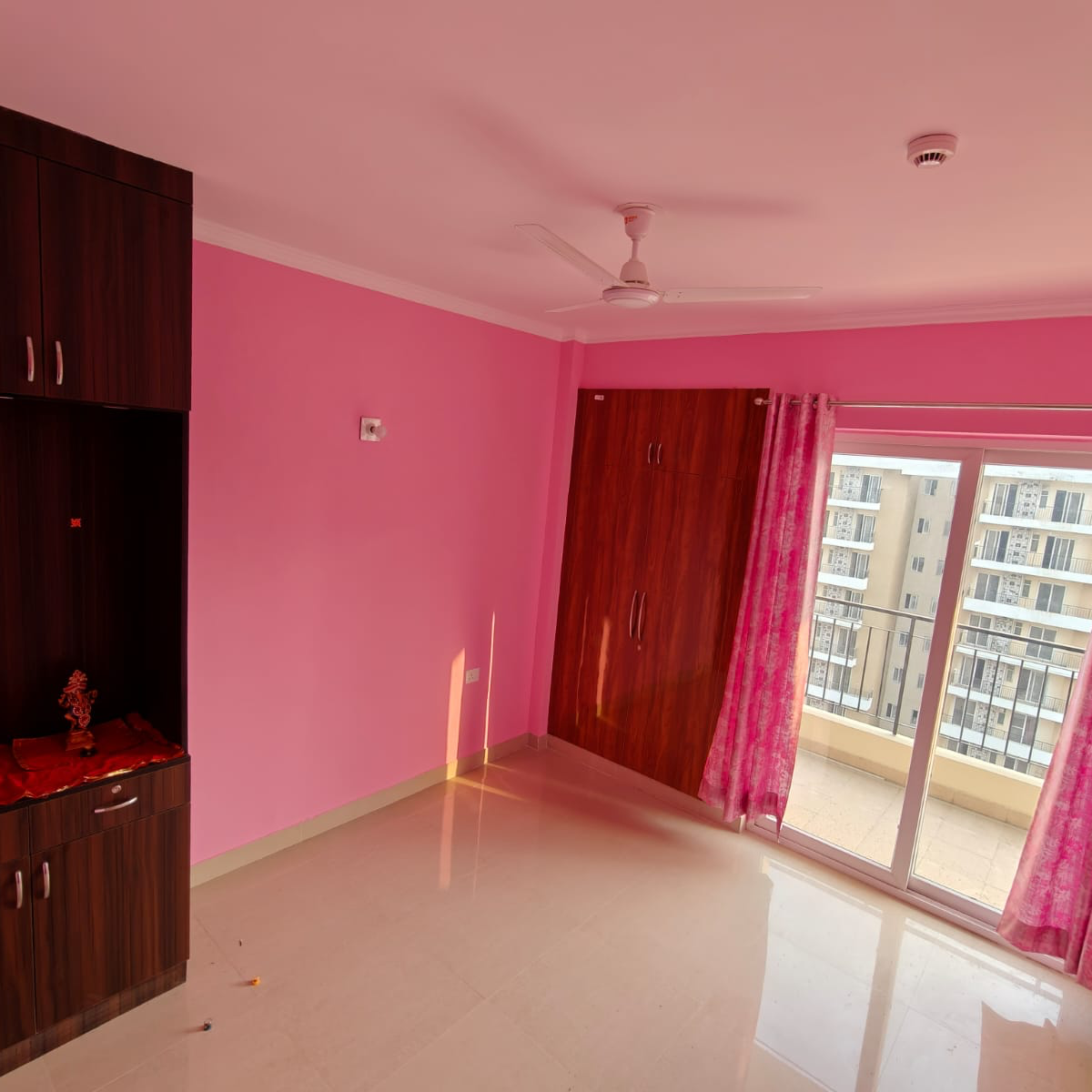 3 BHK + Study Room Apartment For Rent in Amrapali Crystal Homes