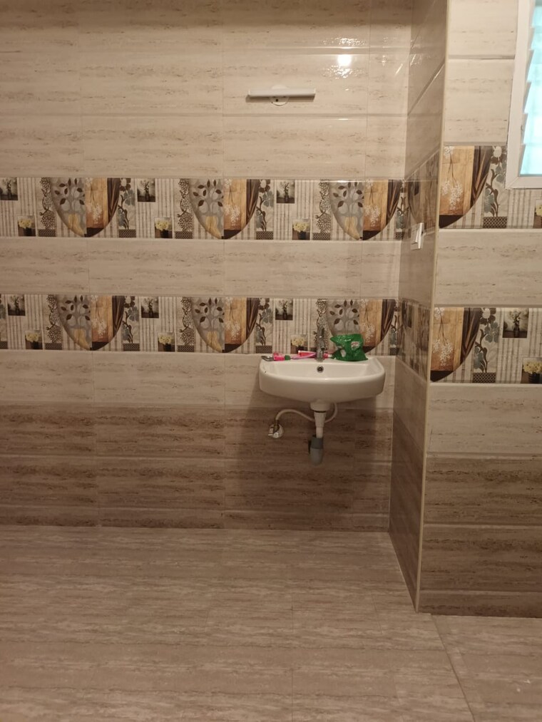 Bathroom, harlur 3 Bedroom 2300 Sq.Ft. Apartment In Harlur Bangalore 9508455