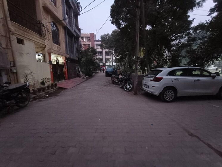  Parking, vasundhara sector 1 4 Bedroom 85 Sq.Mt. Independent House In Vasundhara Sector 1 Ghaziabad 9508461