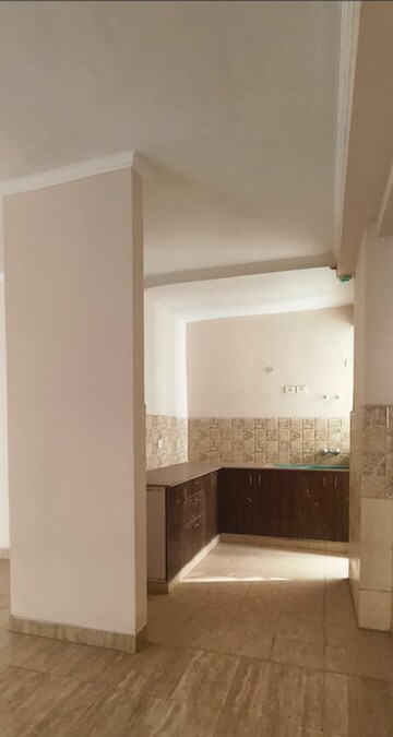 Furnished Amenities in 3 BHK Apartment at Amrapali Golf Homes, Sector 4 Greater Noida – for Sale