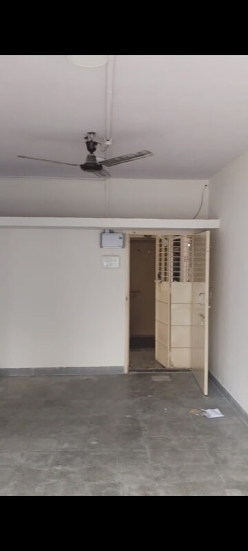Room in 1 BHK Apartment at Satpuda Nagari Nivara CHS, Goregaon East – for Sale