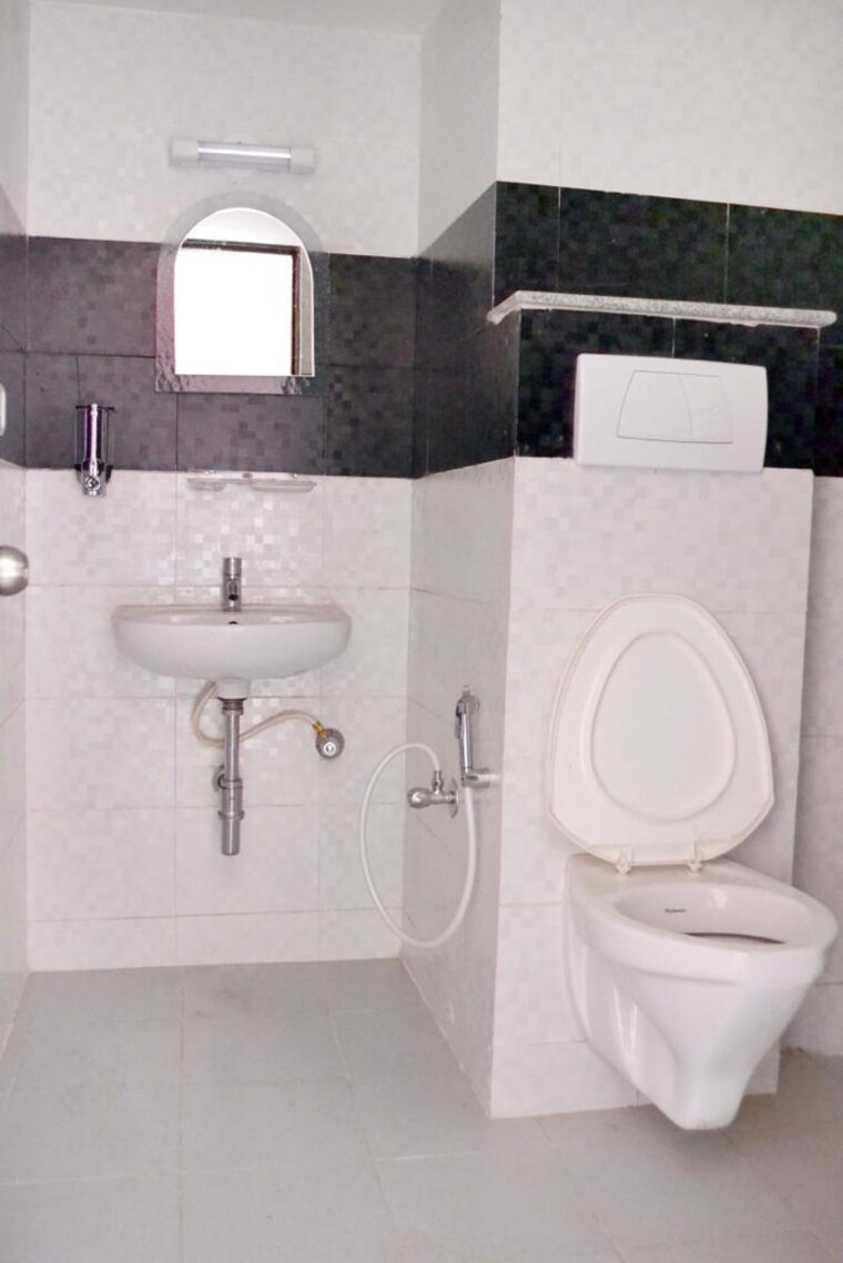 Bathroom, unishire-the-ledge 4 Bedroom 2374 Sq.Ft. Apartment In Jakkuru Bangalore 9508469