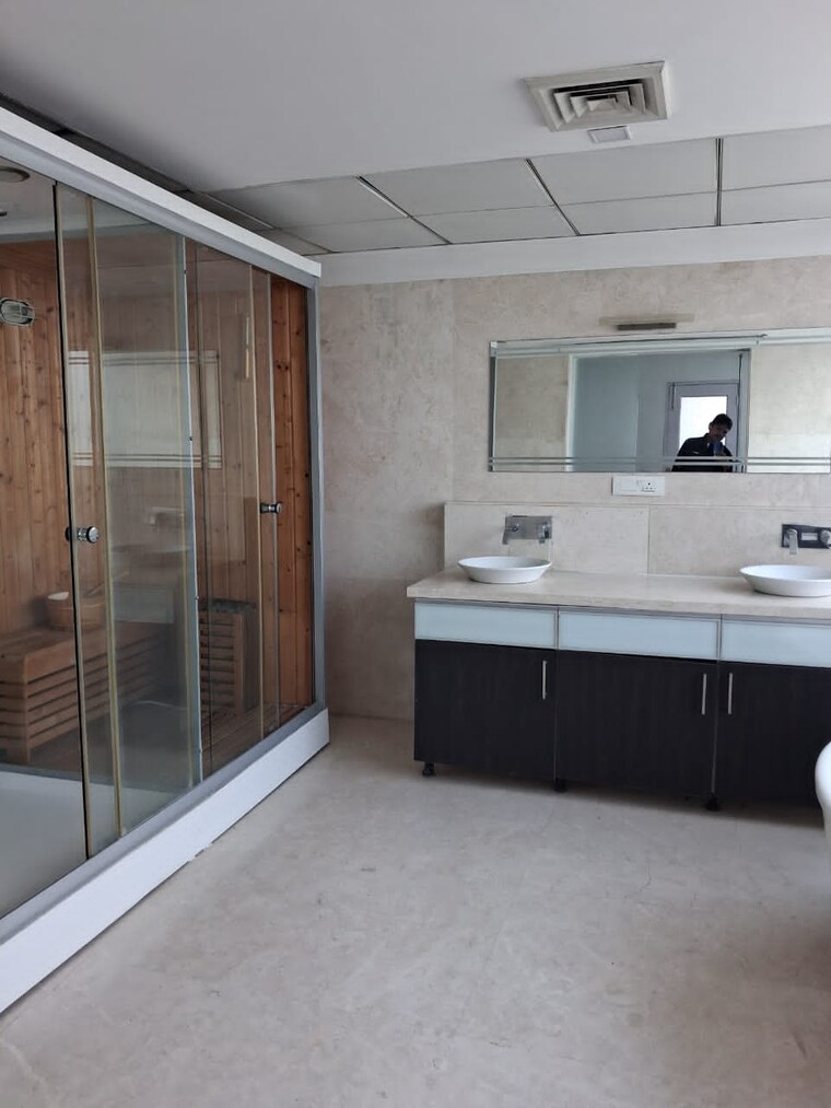 Bathroom, kalpataru-vista 4 Bedroom 3905 Sq.Ft. Apartment In Sector 128 Noida 9508502
