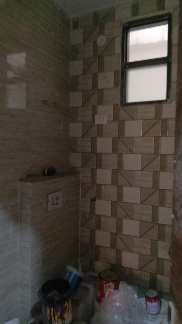 Bathroom, chiranjiv vihar 4 Bedroom 80 Sq.Yd. Independent House In Chiranjiv Vihar Ghaziabad 9508530