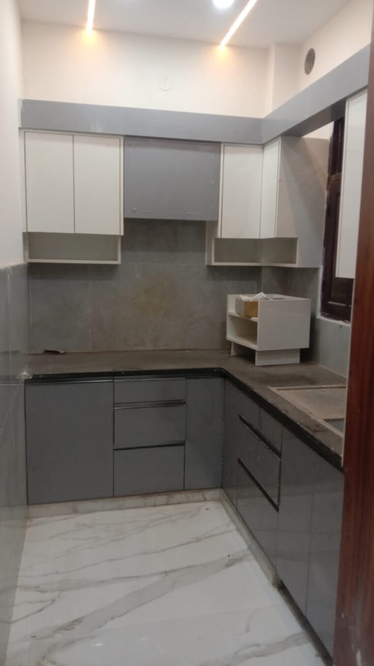 Kitchen, chiranjiv vihar 4 Bedroom 80 Sq.Yd. Independent House In Chiranjiv Vihar Ghaziabad 9508530