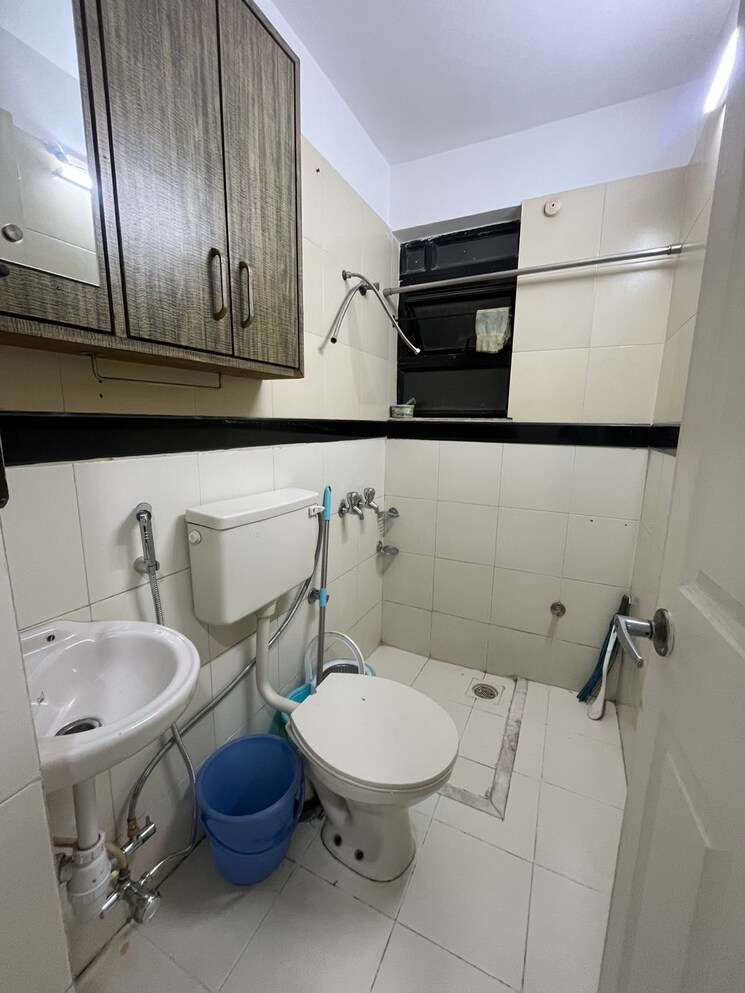 Bathroom, clover-acropolis 2 Bedroom 1430 Sq.Ft. Apartment In Viman Nagar Pune 9508504