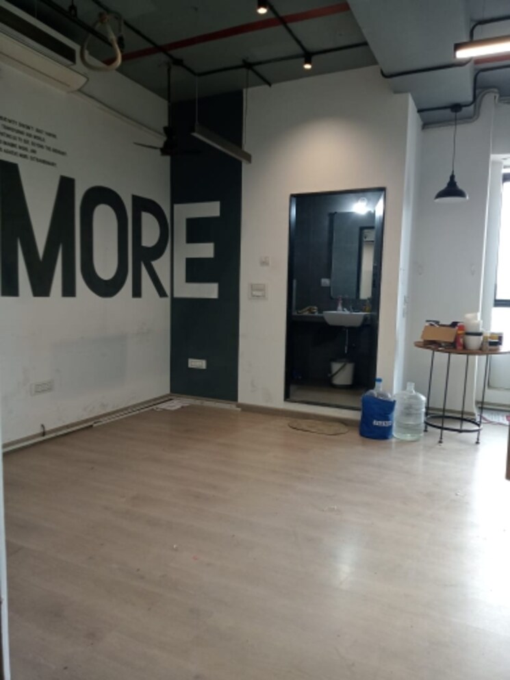 Common Area, university road Commercial Office Space 850 Sq.Ft. In University Road Pune 9508512