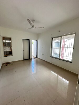 Room in 2 BHK Apartment at Manisha Apartment Law College Road, Law College Road – for Rent