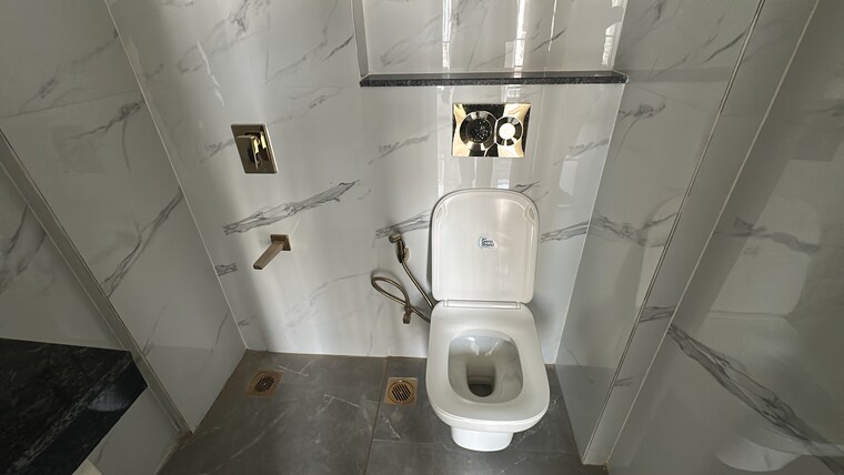 Bathroom, smart-world-orchard 3 Bedroom 1680 Sq.Ft. Apartment In Sector 61 Gurgaon 9508545