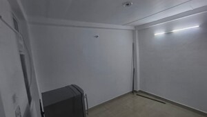 Room in 2 BHK Builder Floor at Mayur Vihar – for Rent