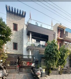 5 BHK + Study Room Independent House For Sale in Sector 22