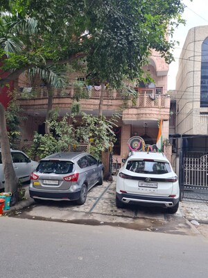 Parking in 5 BHK Independent House at Sector 22 – for Sale