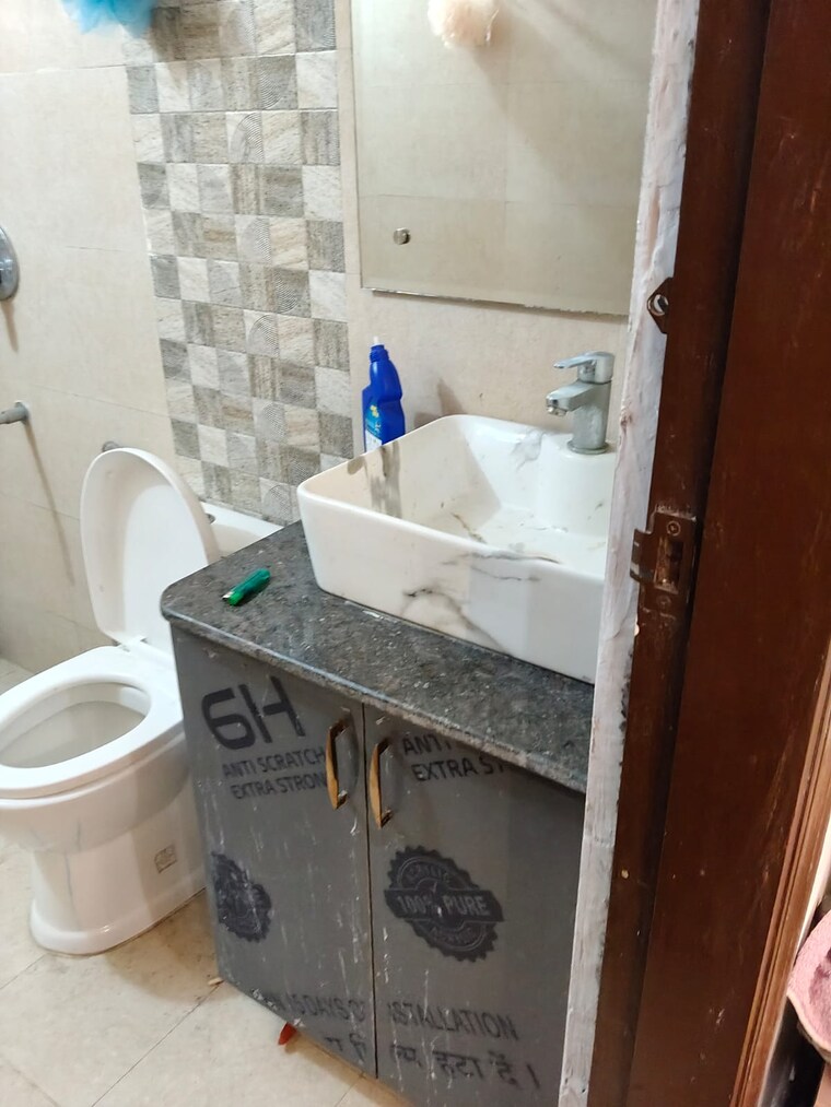 Bathroom, signature-global-park-4-and-5 3 Bedroom 1120 Sq.Ft. Builder Floor In Sohna Sector 36 Gurgaon 9508584