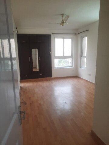 Room in 3 BHK Apartment at Orchid Petals, Sector 49 – for Rent