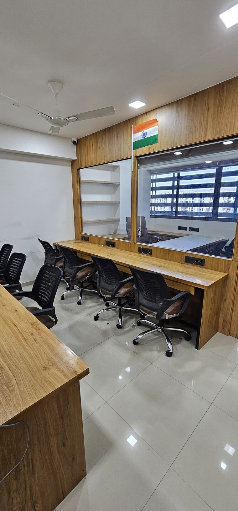 Team Area, dev-atelier Commercial Office Space 735 Sq.Ft. In Prahlad Nagar Ahmedabad 9508594