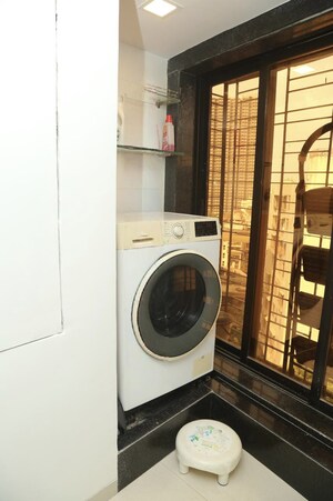 Bathroom in 3 BHK Apartment at Dheeraj Gaurav Heights, Jogeshwari West – for Rent