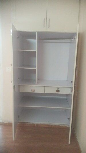 Furnished Amenities in 3 BHK Apartment at Amrapali Golf Homes, Sector 4 Greater Noida – for Rent