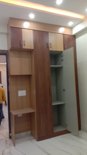 Room in 5 BHK Independent House at Chiranjiv Vihar – for Sale