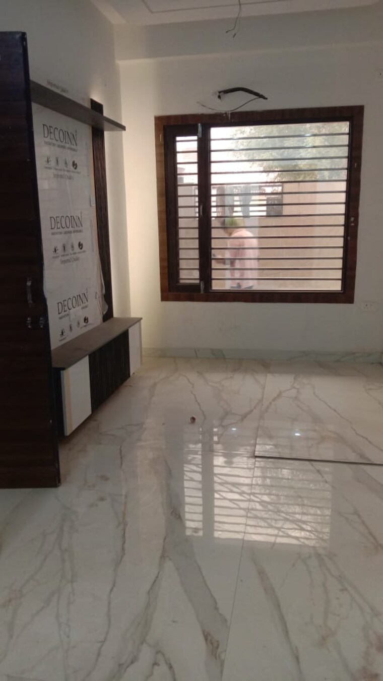 Bedroom, chiranjiv vihar 5 Bedroom 125 Sq.Yd. Independent House In Chiranjiv Vihar Ghaziabad 9508638