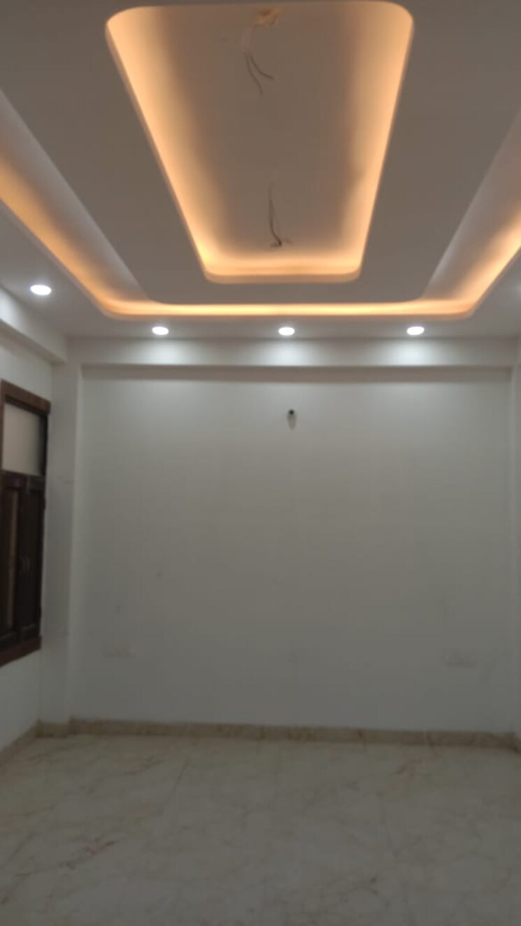 Room, chiranjiv vihar 5 Bedroom 125 Sq.Yd. Independent House In Chiranjiv Vihar Ghaziabad 9508638