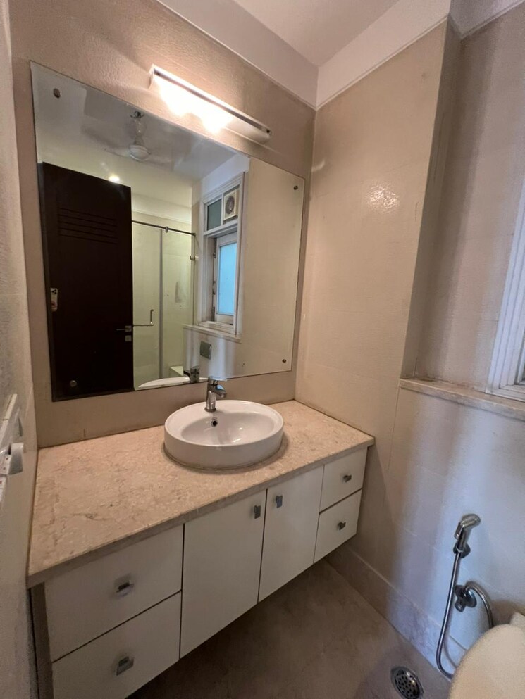 Bathroom, vasant kunj 1 Bedroom 650 Sq.Ft. Apartment In Vasant Kunj Delhi 9508670