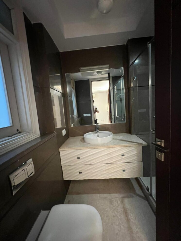 Attached Bathroom, vasant kunj 1 Bedroom 650 Sq.Ft. Apartment In Vasant Kunj Delhi 9508670