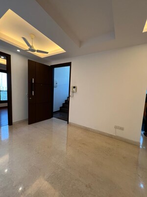 Room in 1 BHK Apartment at Vasant Kunj – for Sale