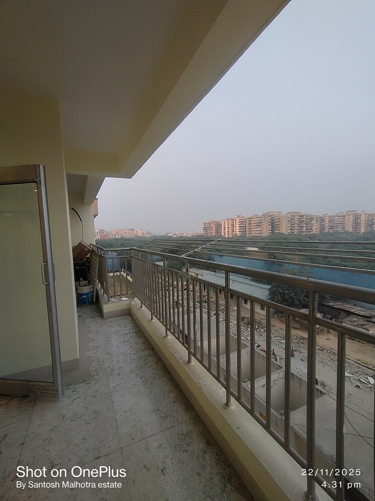 Balcony, sector 19 dwarka 3 Bedroom 150 Sq.Yd. Builder Floor In Sector 19 Dwarka Delhi 9508748