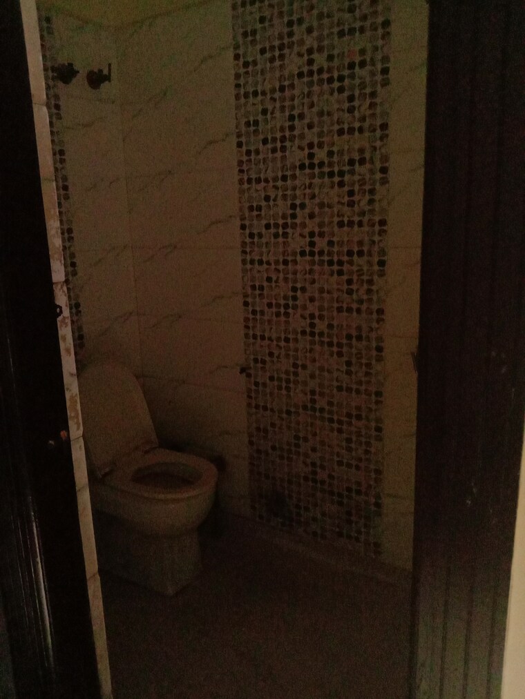 Bathroom, vidhayak-colony 1 Bedroom 600 Sq.Ft. Builder Floor In Nyay Khand I Ghaziabad 9508743