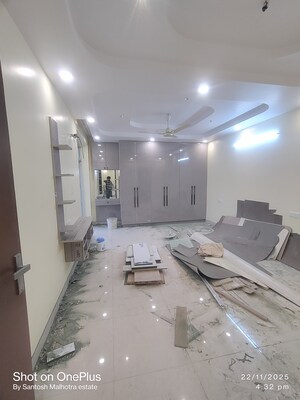 Master Bedroom in 3 BHK Builder Floor at Sector 19 Dwarka – for Rent