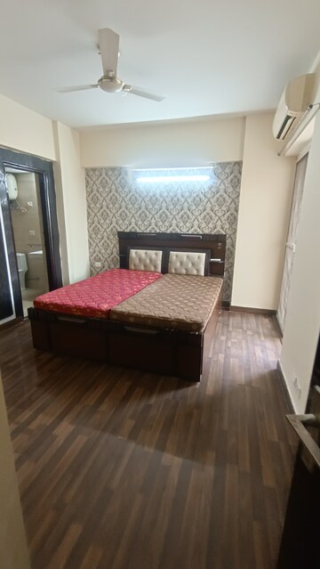 2 BHK Apartment For Rent in Sethi Max Royal, Sector 76