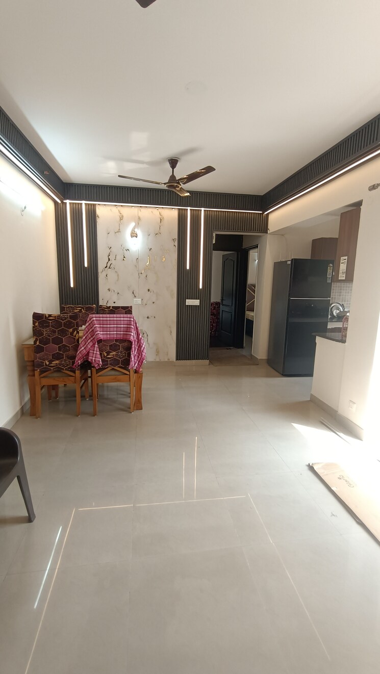 Living Room, sethi-max-royal 1 RK 500 Sq.Ft. Apartment In Sector 76 Noida 9508753