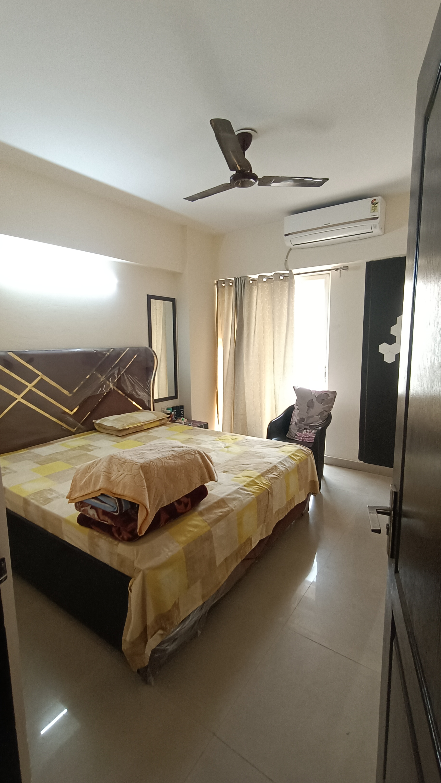 1 RkApartment For Rent in Sethi Max Royal