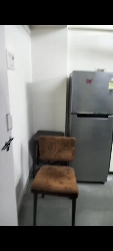 Furnished Amenities in 2 BHK Apartment at Andheri East – for Rent