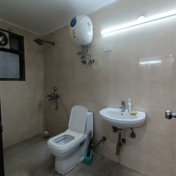 Bathroom in 1 BHK Builder Floor at Malviya Nagar – for Rent