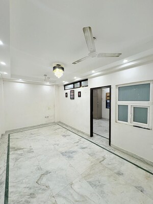 Room in 2 BHK Builder Floor at Malviya Nagar – for Rent