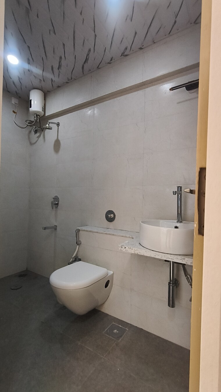 Attached Bathroom, sugee-atharva 2 Bedroom 858 Sq.Ft. Apartment In Prabhadevi Mumbai 9508800