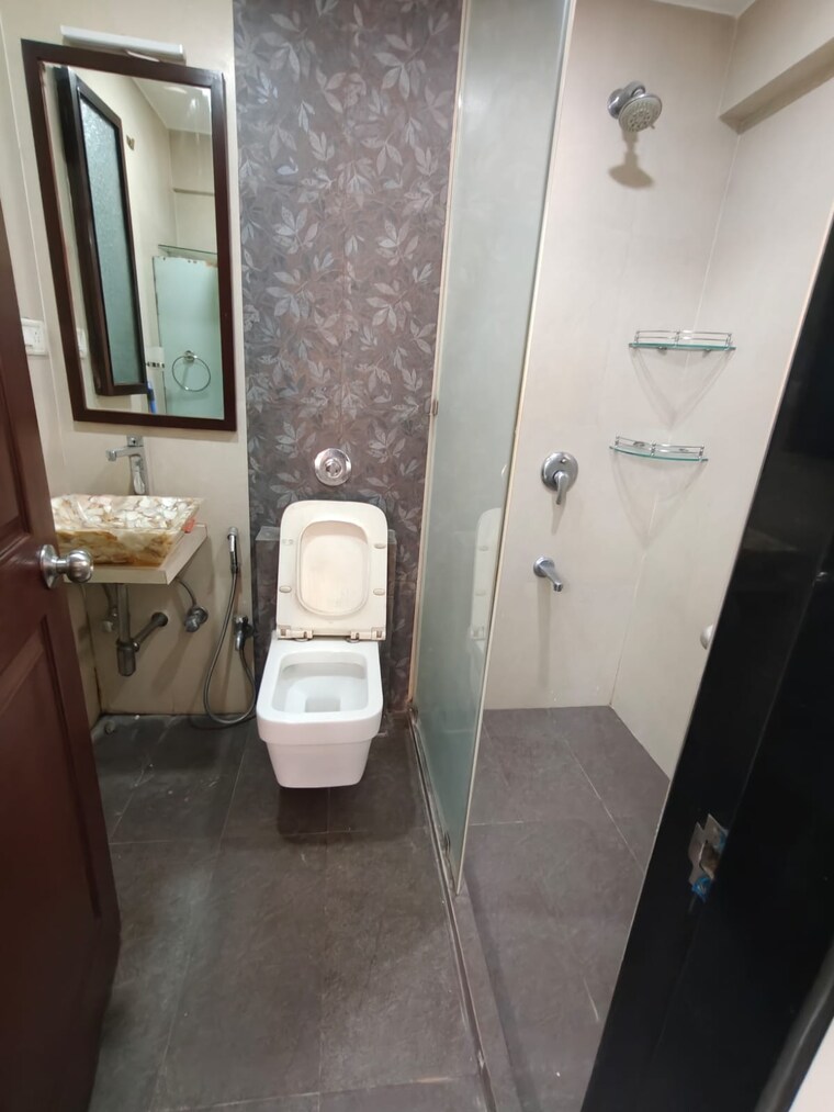 Bathroom, eken-heights 2 Bedroom 1250 Sq.Ft. Apartment In Khar West Mumbai 9508803