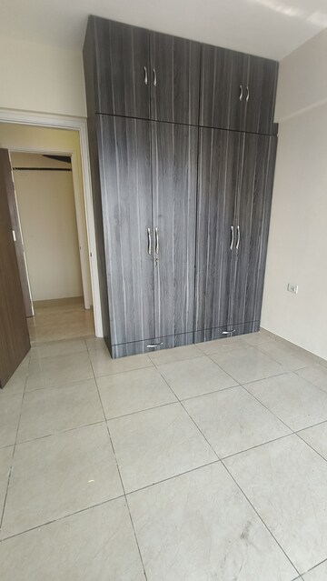 Room in 3 BHK Apartment at LnT Crescent Bay T5, Parel – for Rent