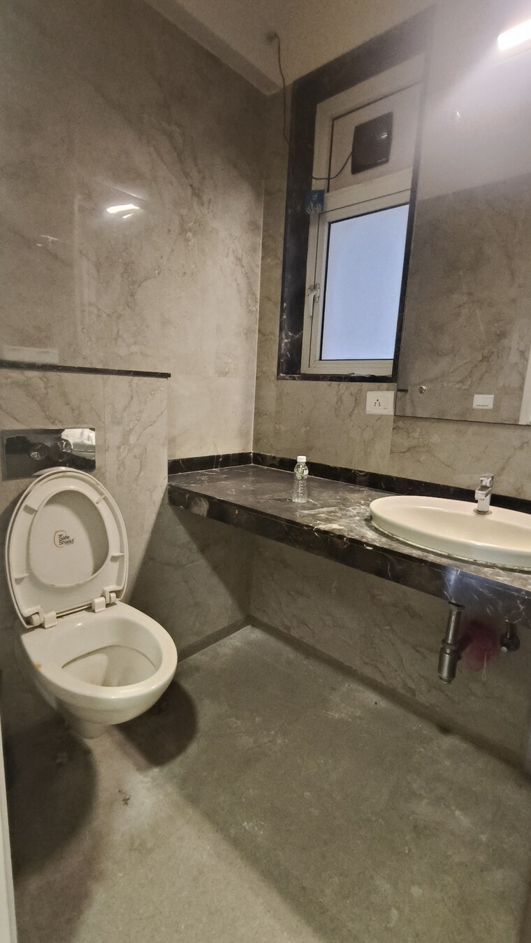 Attached Bathroom, lnt-crescent-bay-t5 3 Bedroom 1425 Sq.Ft. Apartment In Parel Mumbai 9508809