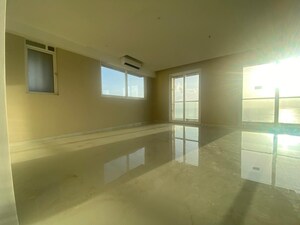 Room in 4 BHK Apartment at Vraj Tiara, Worli – for Sale