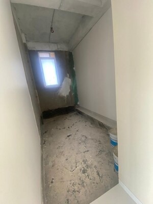 Room in 4 BHK Apartment at Vraj Tiara, Worli – for Sale