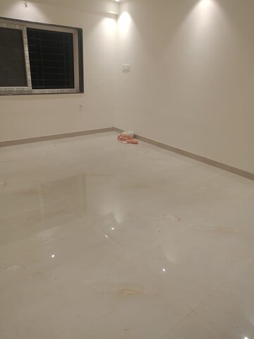 Room in 3 BHK Apartment at Shree Nagar – for Rent