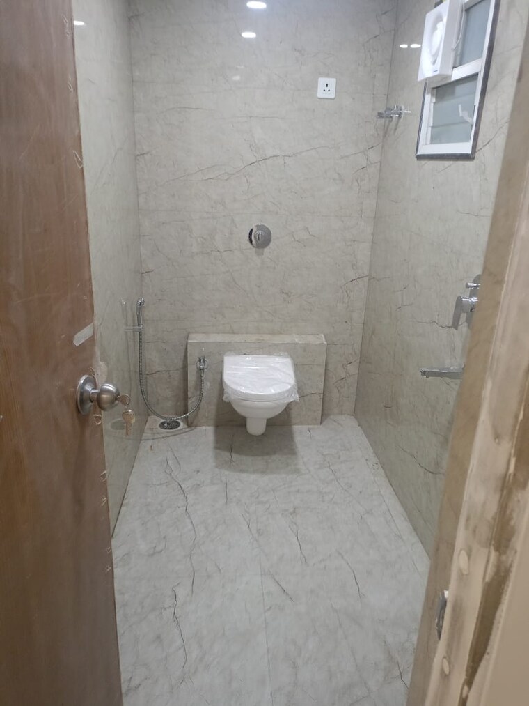 Bathroom, shree nagar 3 Bedroom 1700 Sq.Ft. Apartment In Shree Nagar Nagpur 9508815